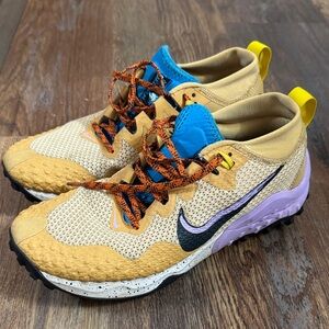 Nike Women’s Gold and Purple TRAIL Athletic Shoes size 8